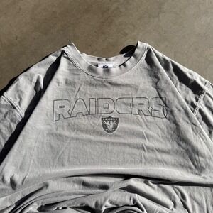 NFL Team Apparel Las Vegas Raiders T-Shirt Washed Grey Distressed Logo Mens XL